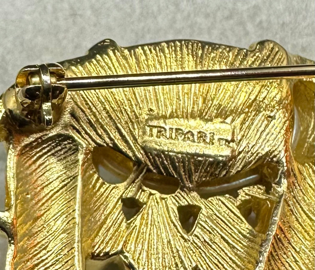 Vintage TRIFARI Gold Colored Moghul Elephant Brooch Pin Signed