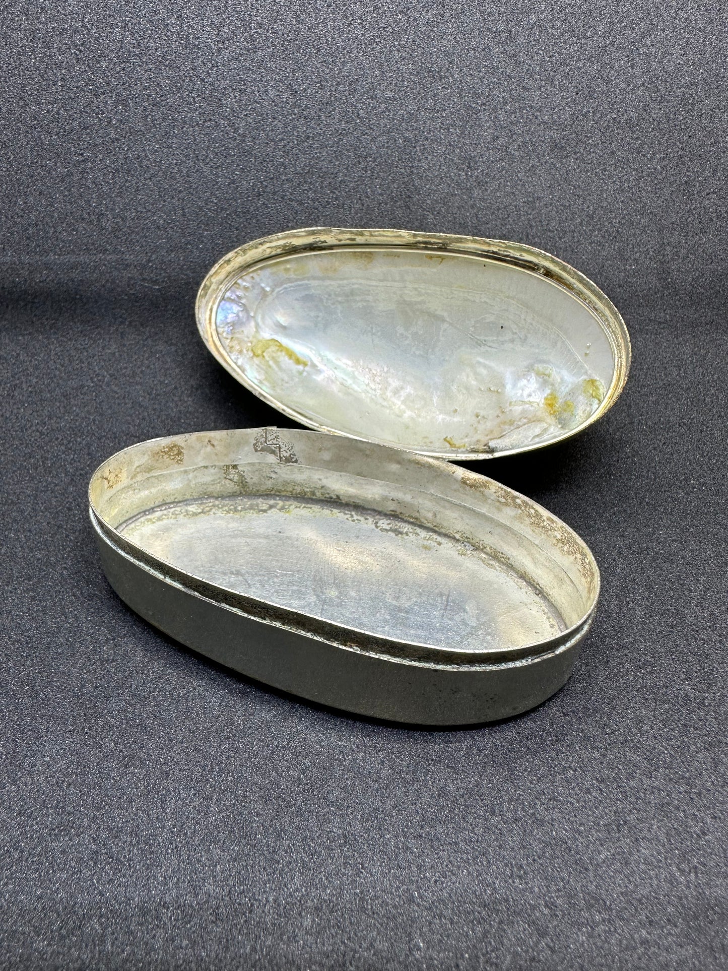 Vintage Sterling Silver Genuine White Iridescent Clam Shell Hinged Trinket Box