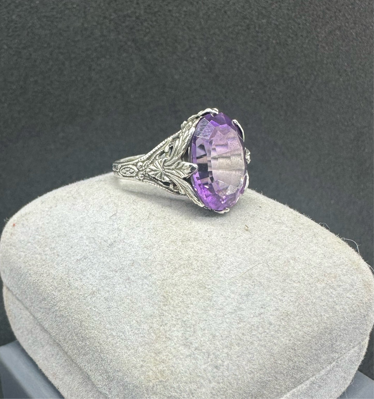 Vintage Sterling Silver .925 Oval Amethyst Ring w/ Ornate Detailed Band Size 6.25