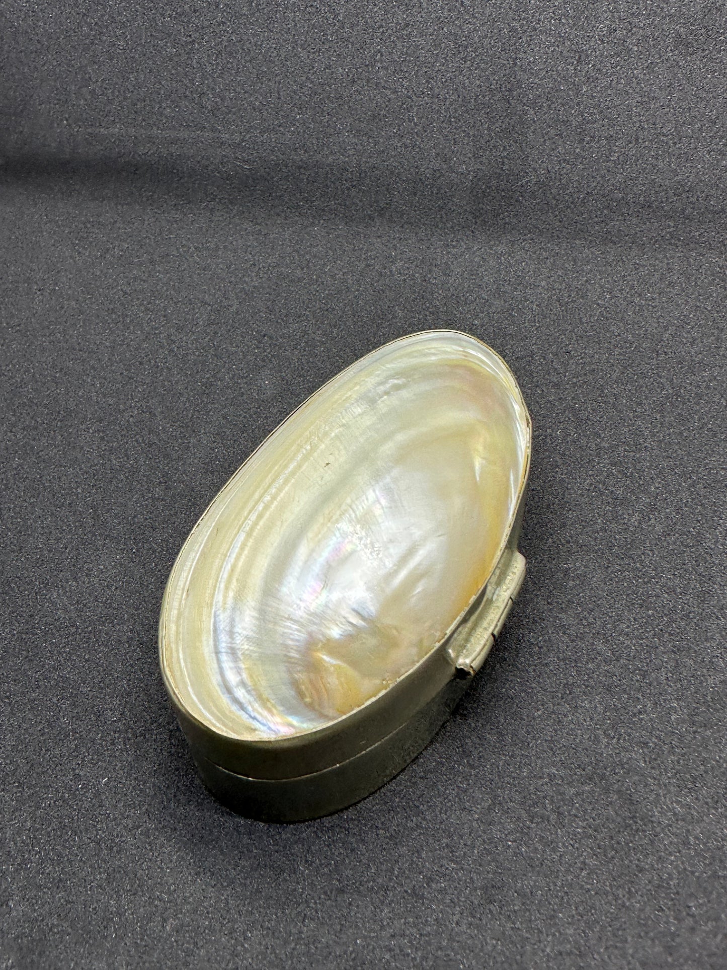 Vintage Sterling Silver Genuine White Iridescent Clam Shell Hinged Trinket Box
