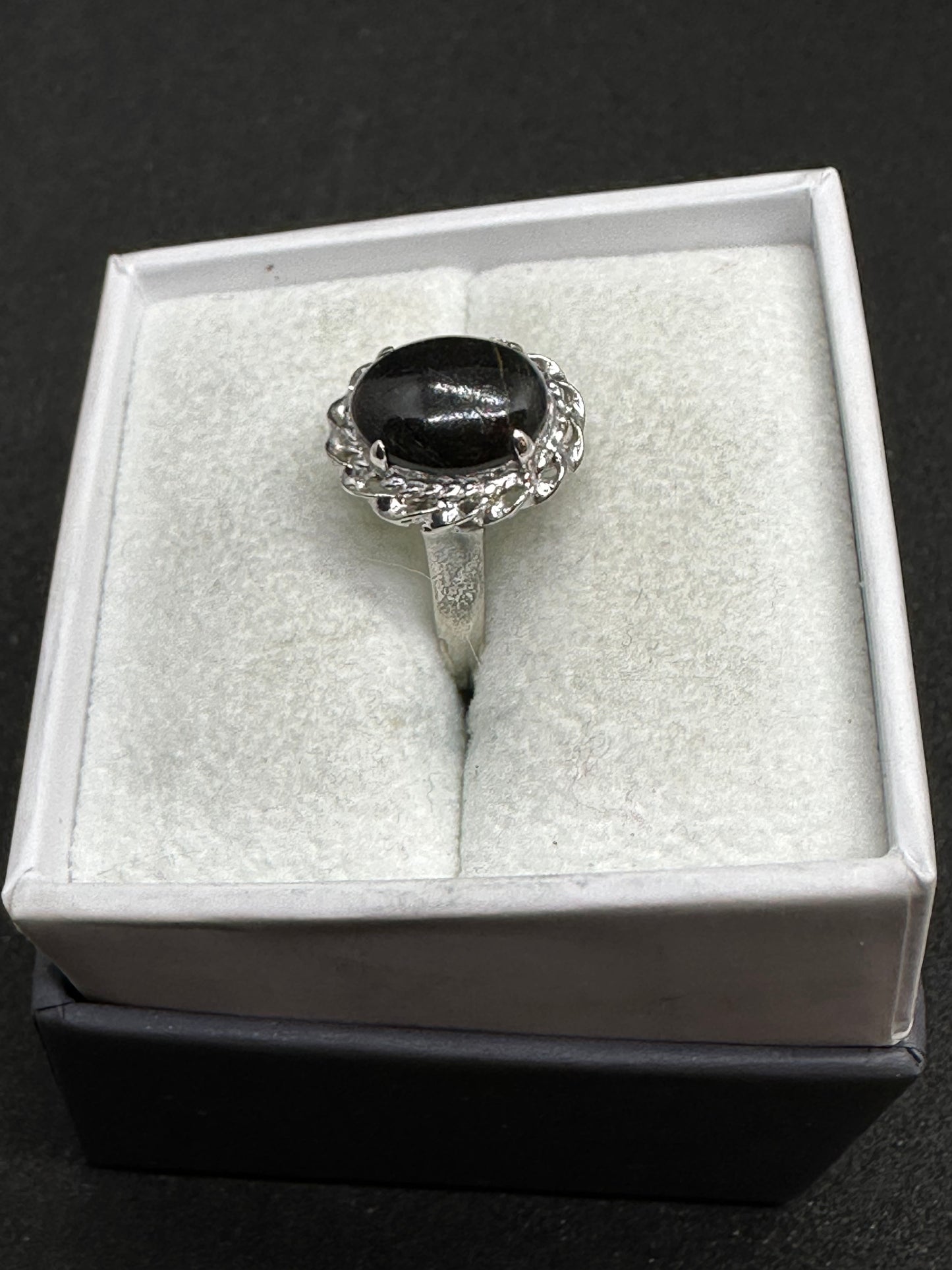 Vintage Art Deco Sterling Silver .925 Black Onyx Twisted Surround Ring Size 7.25