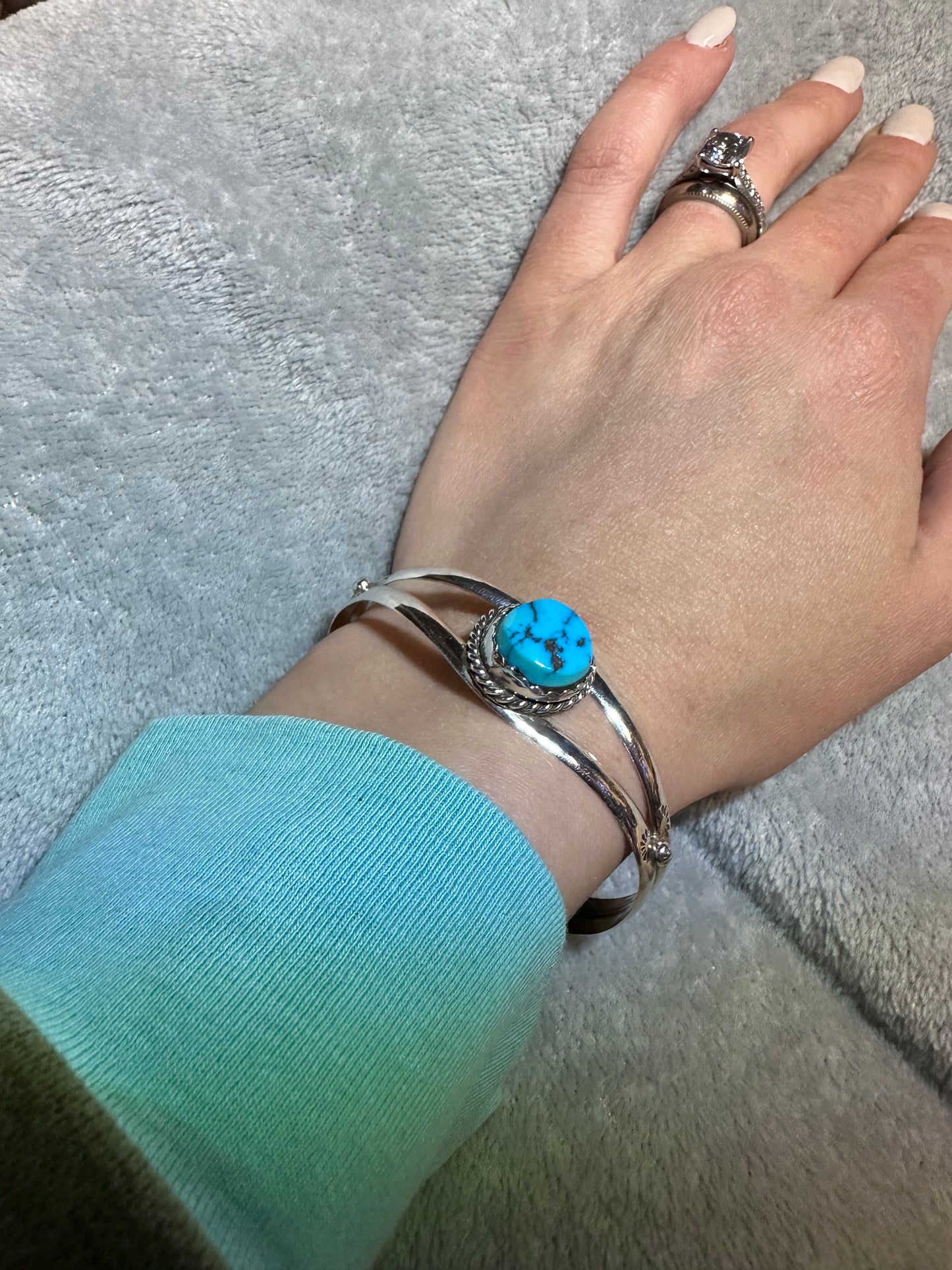 Vintage Handmade Native American Signed Jameson Lee Turquoise Single Stone Sterling Silver .925 Cuff Bracelet